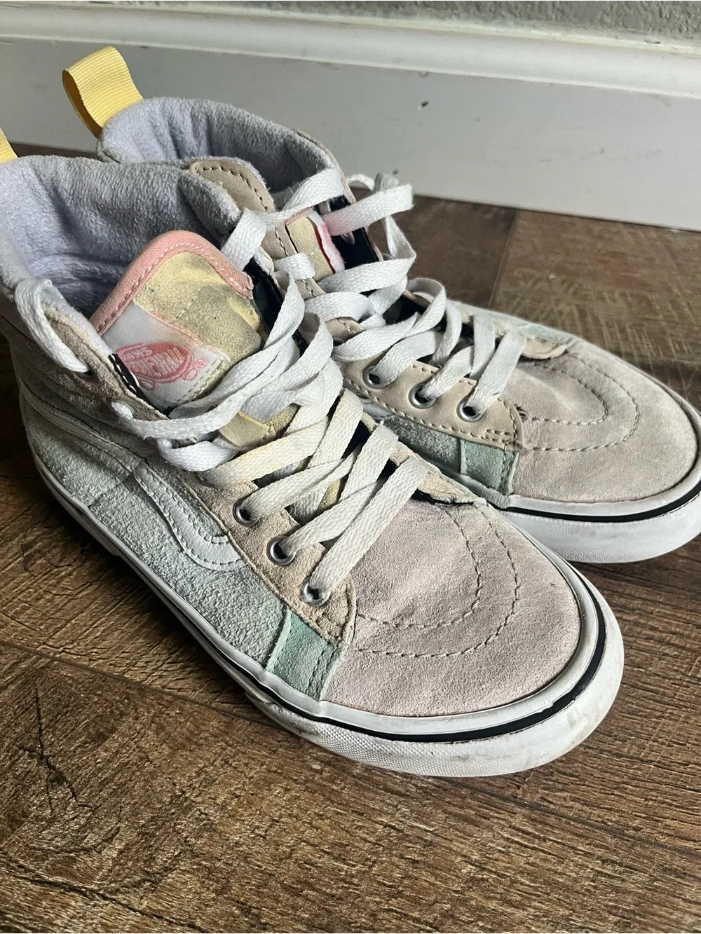Vans SK8-Hi skateboard shoes in‎ a pastel colorblock  girls size 2.5